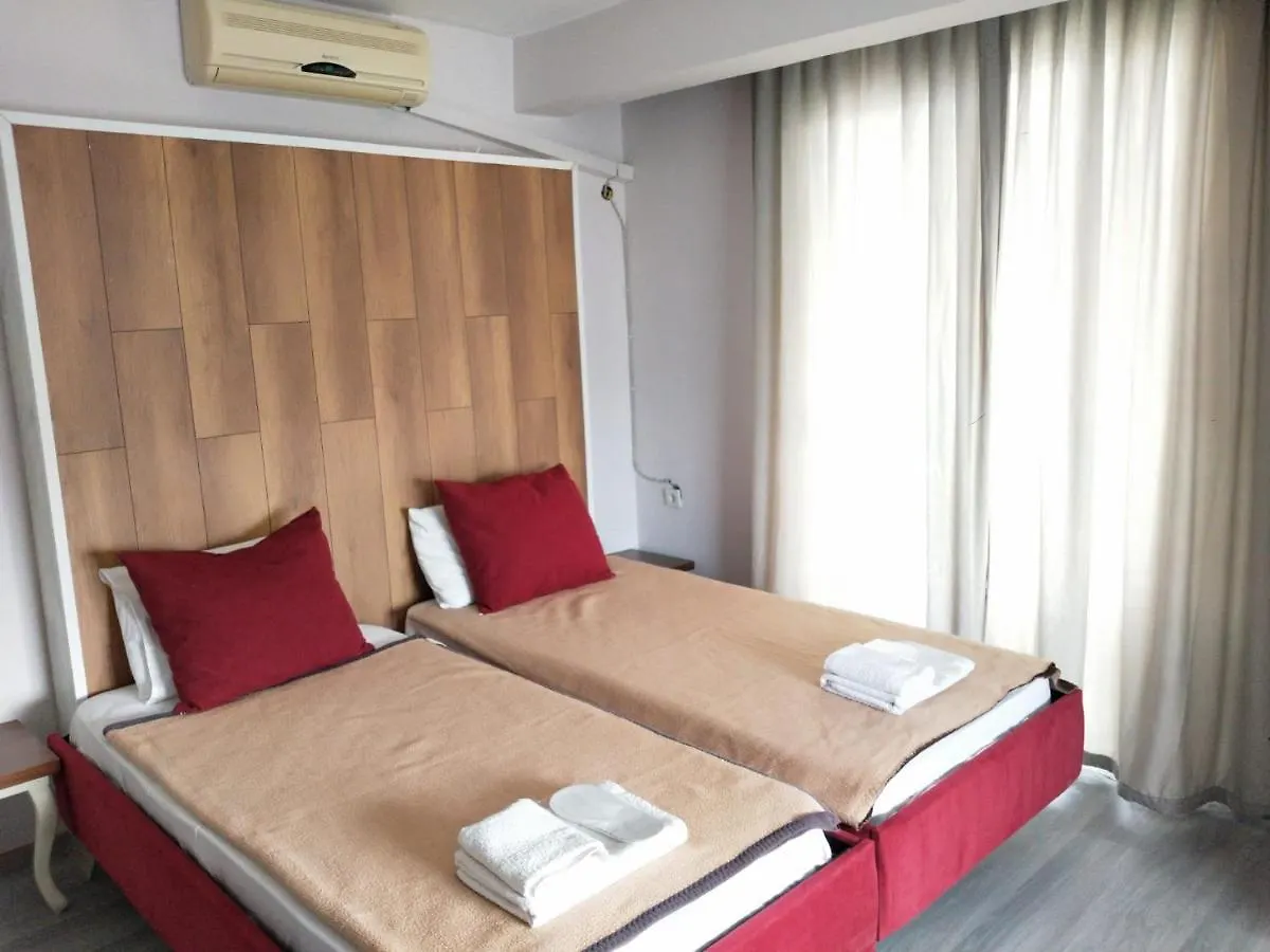 Central And Comfy Hotel Room Near Popular Attractions In Kusadasi
